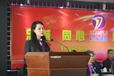 致敬每一位绽放光芒的标新 “她”